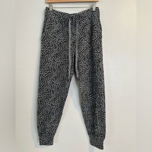 MONROW Gray Animal Print Leopard Pull-on Drawstrings Jogger size Large. NWT